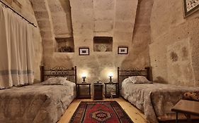 Traveller'S Cave Hotel